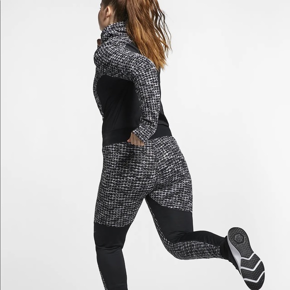 Nike pro hyperwarm set